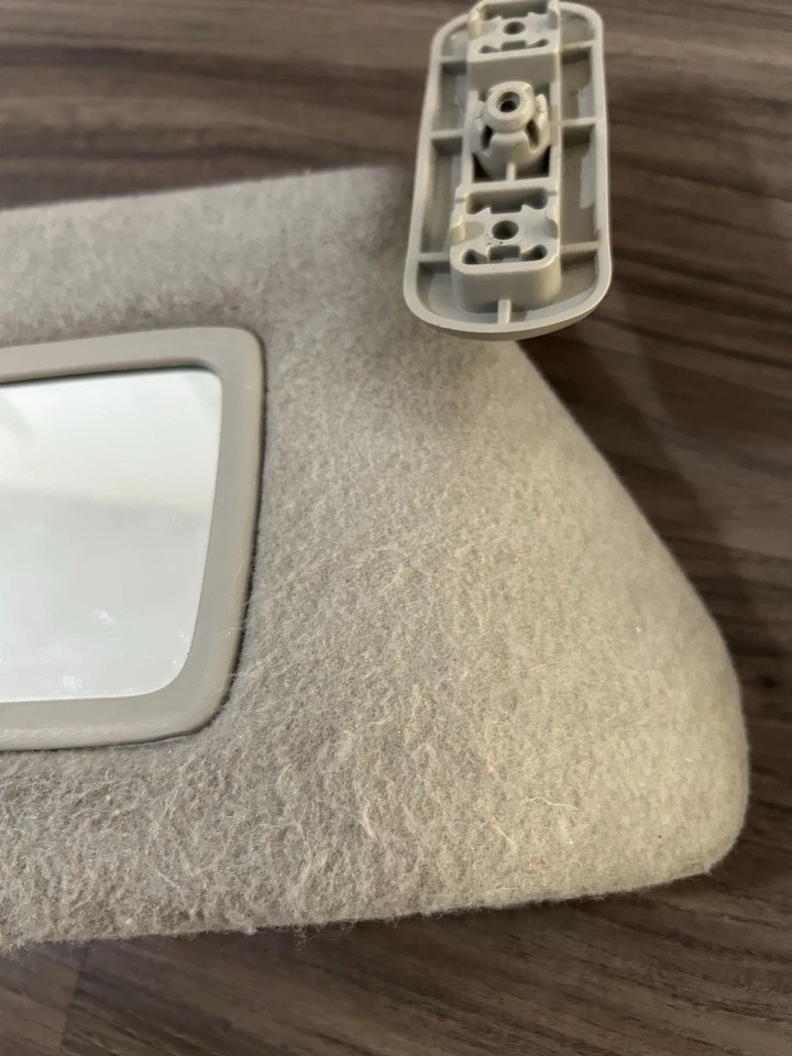 04-11 COLORADO CANYON СЕРЫЙ ИНТЕРЬЕР ЛЕВЫЙ/ПРАВЫЙ КОМПЛЕКТ СОЛНЦЕЗАЩИТНЫХ КОЗЫРЬКОВ OEM - Изображение 2 из 4