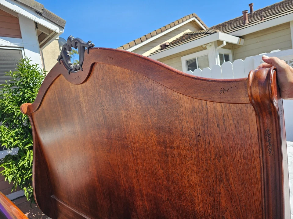 Used Thomasville king size sleigh bed frame - Image 3 of 4