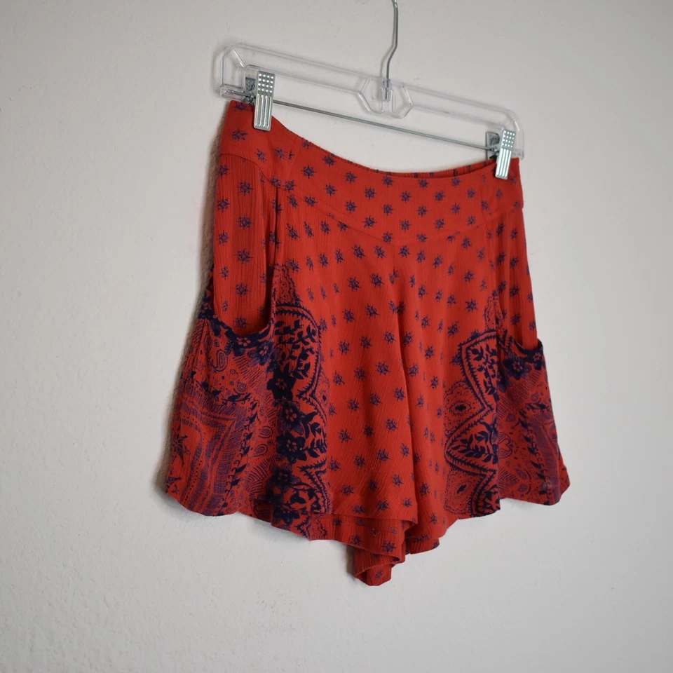 Shorts boho Free People tamanho XS pull on costas batidas lounge anos 70 retrô hippie artístico - Imagem 3 de 4