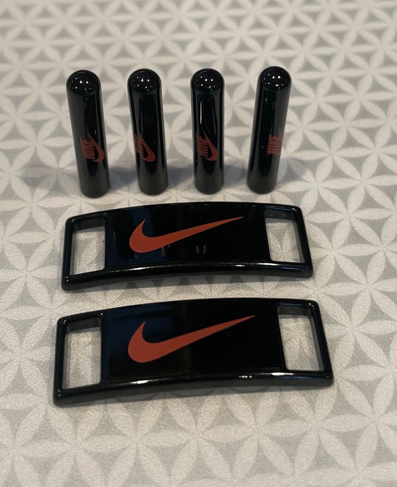 Etiquetas de encaje para zapatos Nike personalizadas bloqueos y aglets de encaje para zapatos a juego Foto 2 de 4