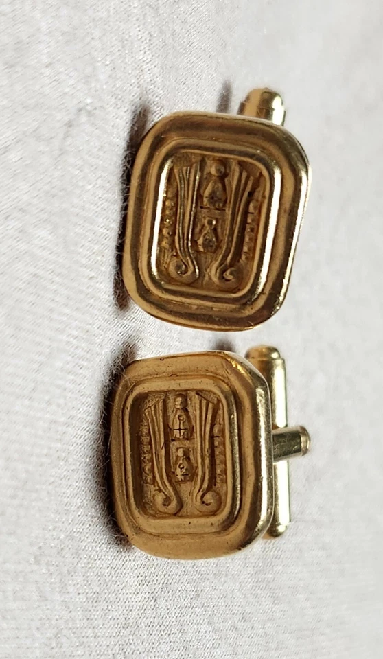 Carolee Cartouche Vintage Cufflinks Egyptian Gold Tone - Image 3 of 4