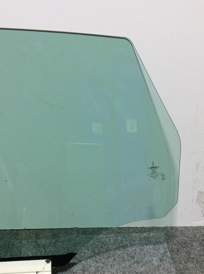 Lincoln FORD OEM 15-16 MKC стекло задняя дверь правое окно EJ7Z7825712A DD12304 GTY - Изображение 3 из 4