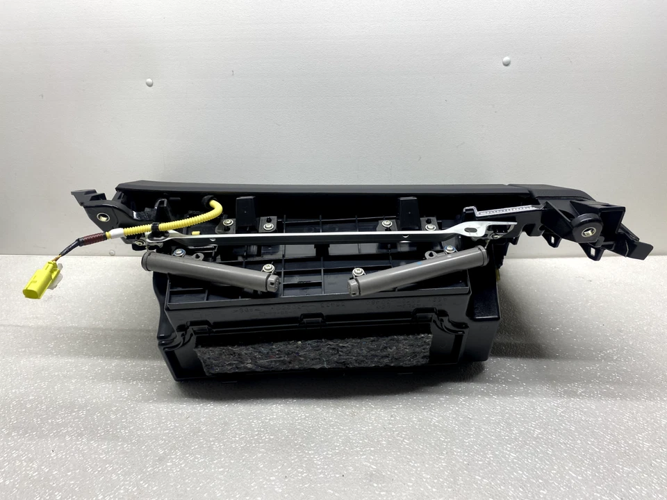 Lexus GS350 GS450h 2013-2020 tablero guantera almacenamiento PO11 OEM Foto 3 de 4