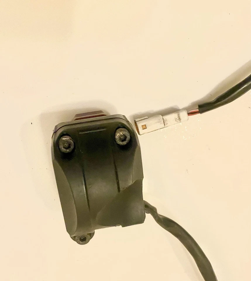 Контроллер правостороннего руля скремблера Ducati 800 2015-2017 годов выпуска - Изображение 3 из 4