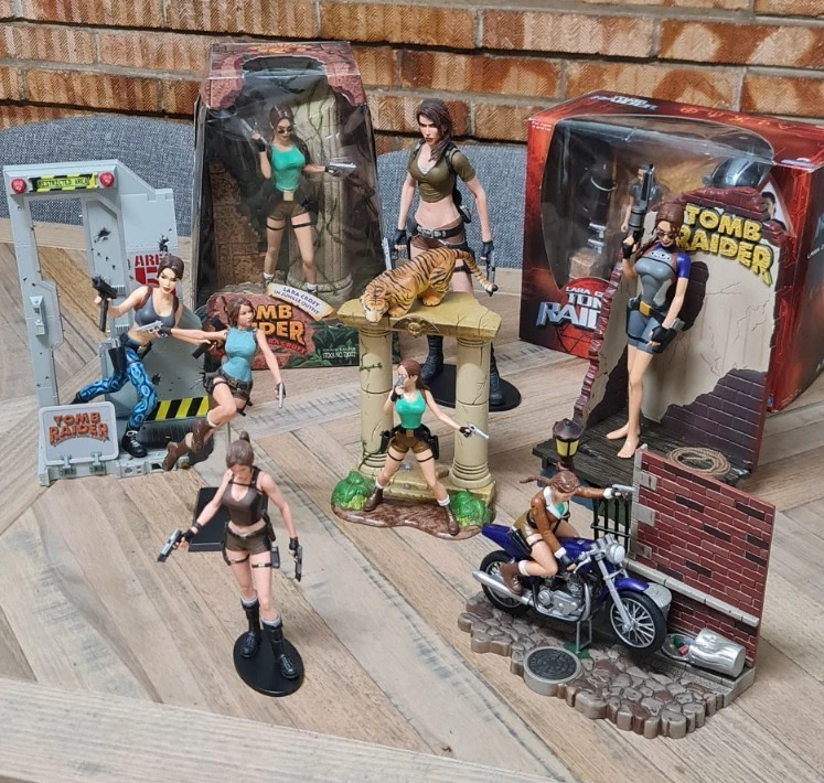 Tomb Raider Action Figure Assortment - image 3 of 4