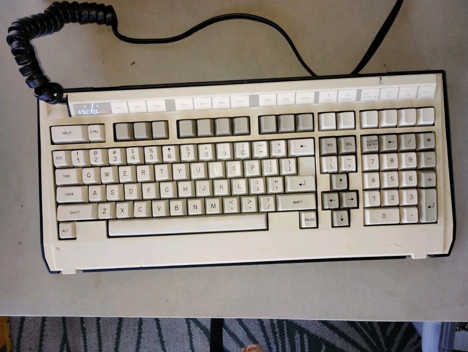 RARE Vintage Victor Vicki Portable Luggable Computer - TESTED & FULLY ...