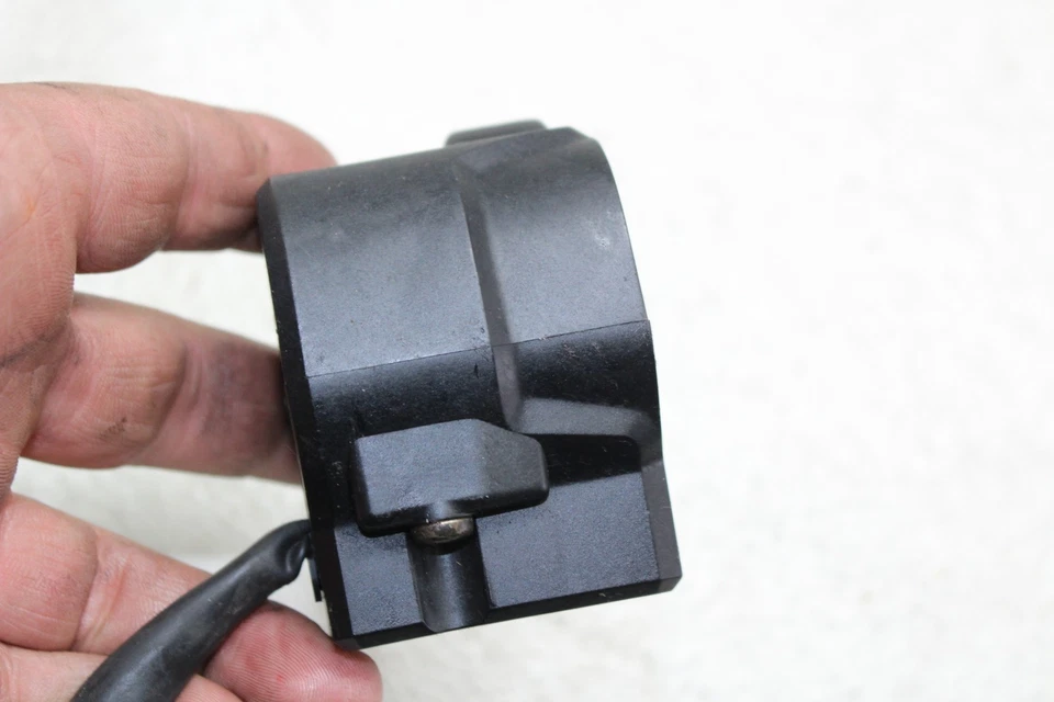 INTERRUPTORES DE INTERRUPTOR DE SEÑALES DE BOCINA IZQUIERDA YAMAHA YZF R6 2003-2005 Foto 4 de 4