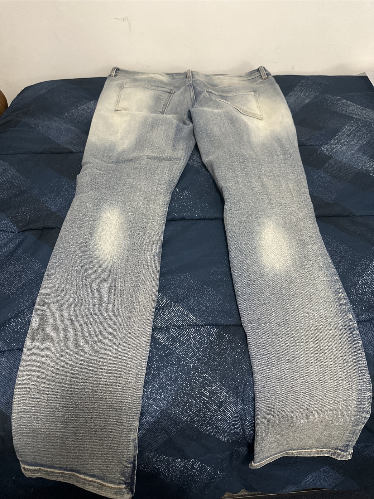 Mens Fashion Nova Distressed Skinny Jeans (Light Wash) (SIZE 36)