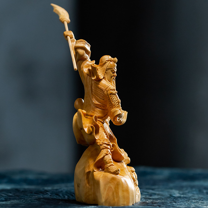 Traditional Chinese Guan Yu Wood Statue Office Decoration Feng
