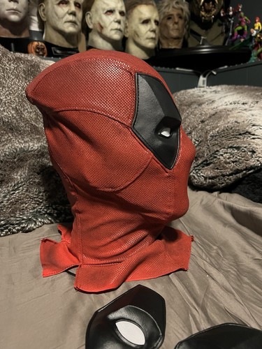 Deadpool 3 Mask Custom - Picture 4 of 9