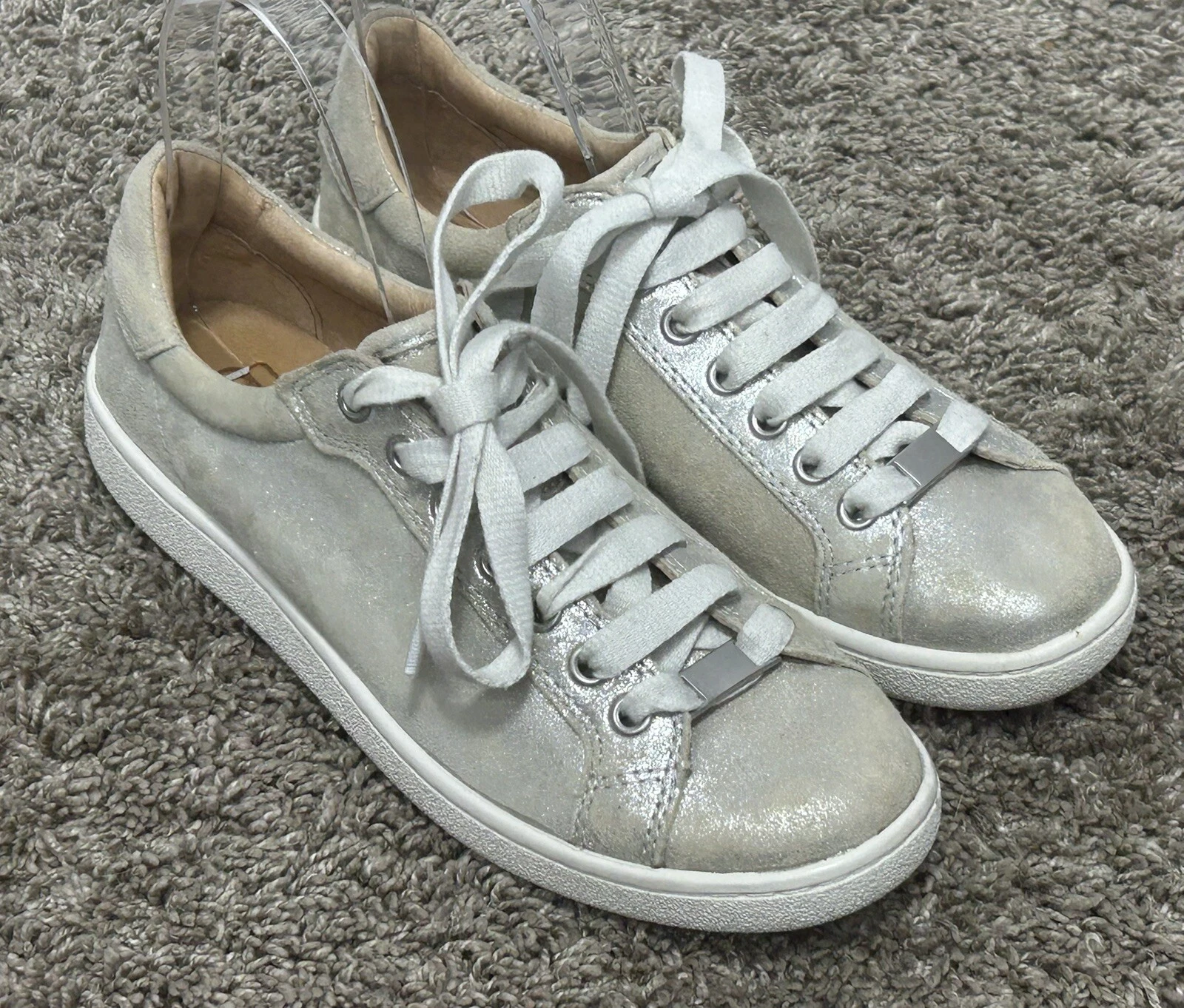 Scarpe sneakers UGG Milo Street Core Preppy donna stringate metallizzate taglia 7 usate in ottime condizioni