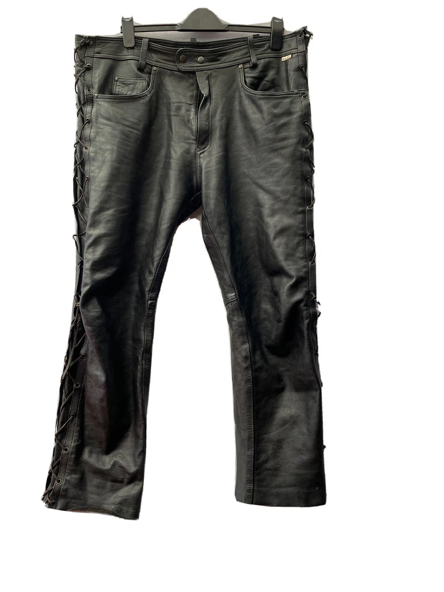 Short leather shop trousers