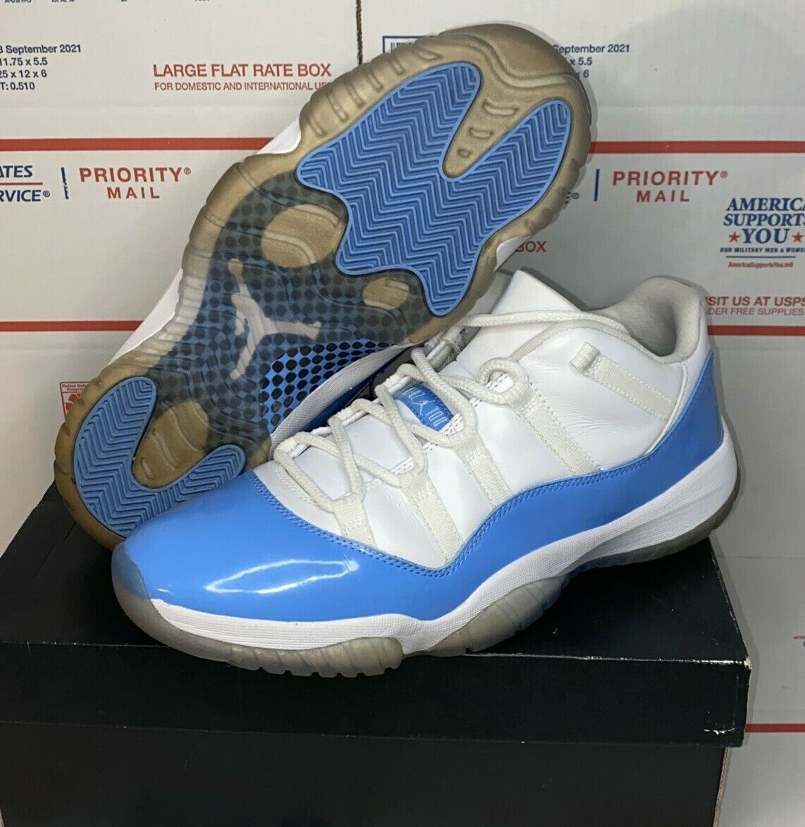 Mens - Jordan 11 Retro Low UNC 2017 