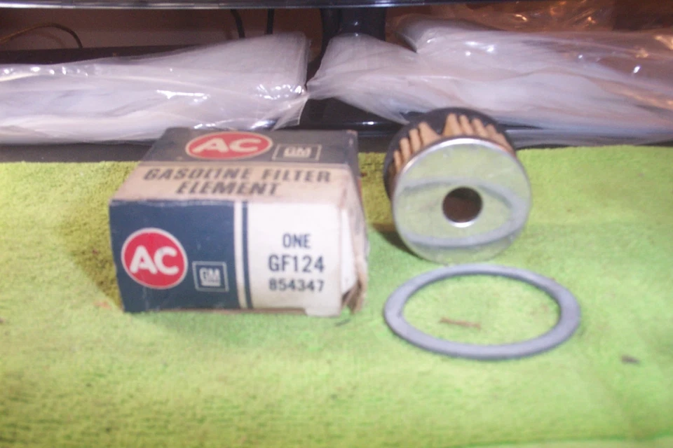 NOS CHEVROLET 1946-72 AC FUEL FILTER ELEMENT #854347 - Image 2 of 2
