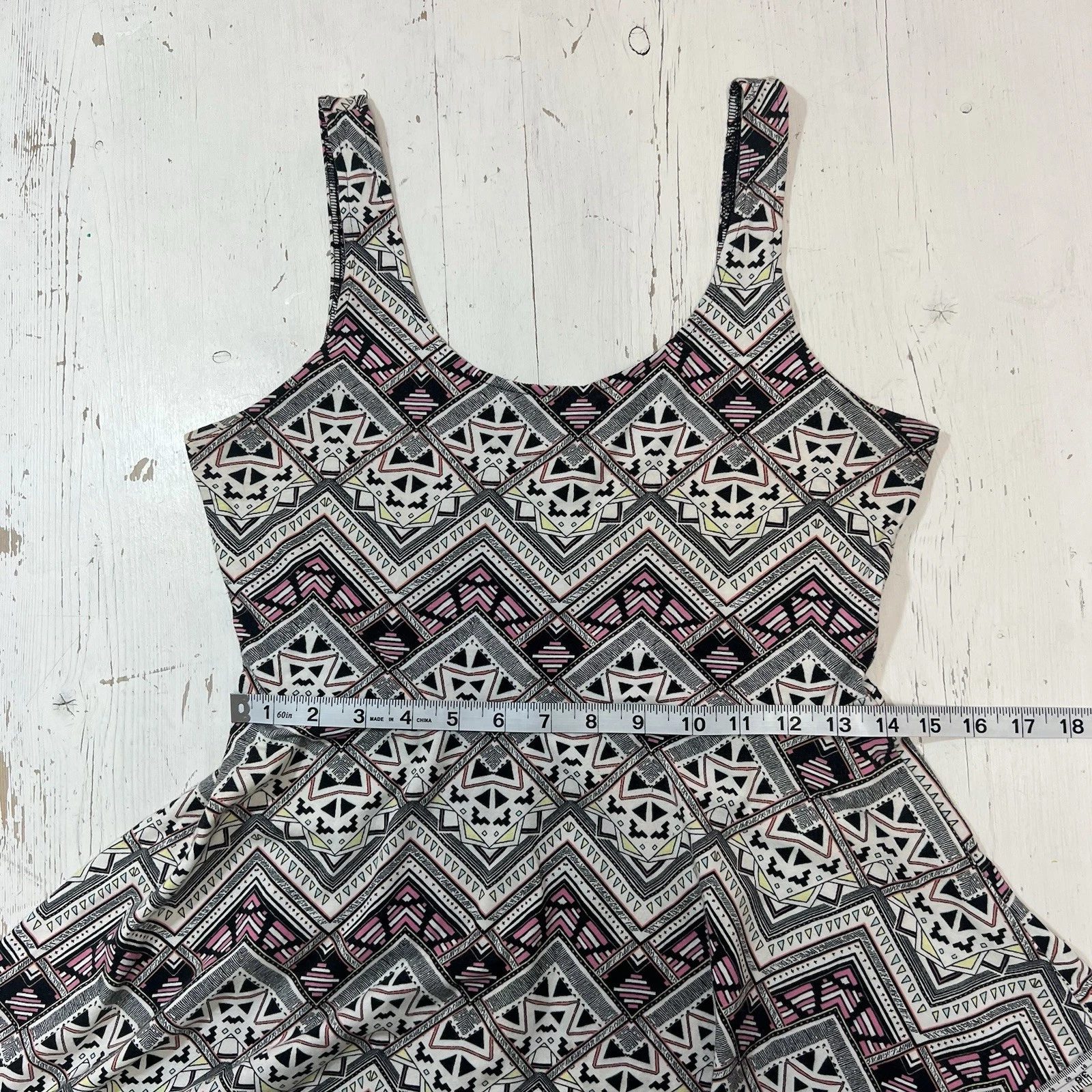 UNDERCOVER Victoria's Secret ROSA stampa tribale skater tank mini abito aderente e svasato taglia M