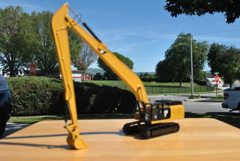 CATERPILLAR CUSTOM 349F LONG REACH EXCAVATOR DIECAST MASTERS, NORSCOT, CCM