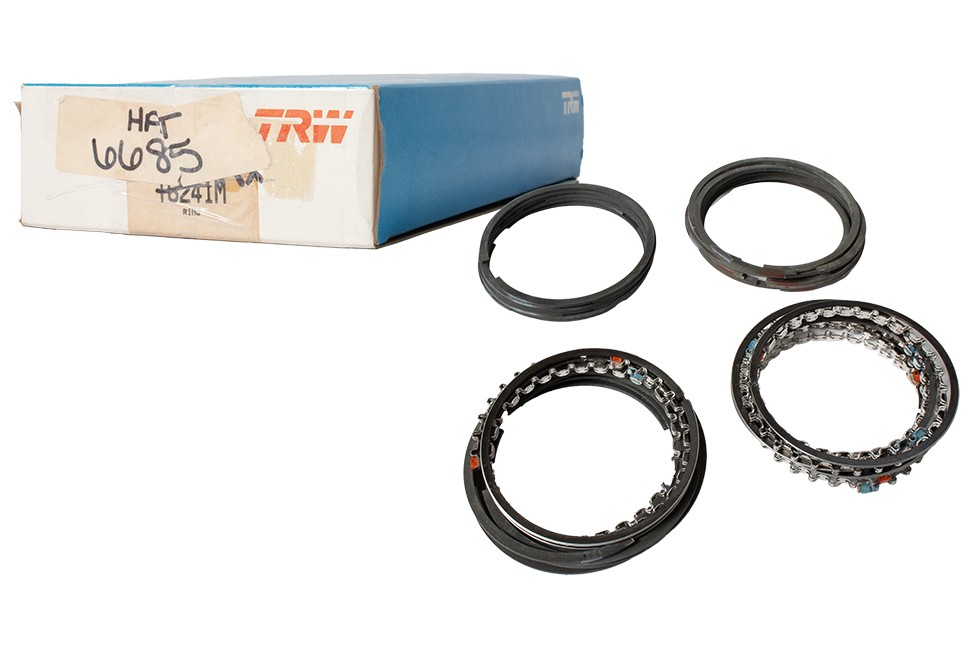 TRW Automotive Piston Ring Set Fits 8 Cylinder 3.875in Bore Engines Part ID 6685