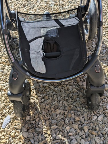 Egg 3 Pushchair/Stroller Carbonite Used Twice - Picture 4 of 14
