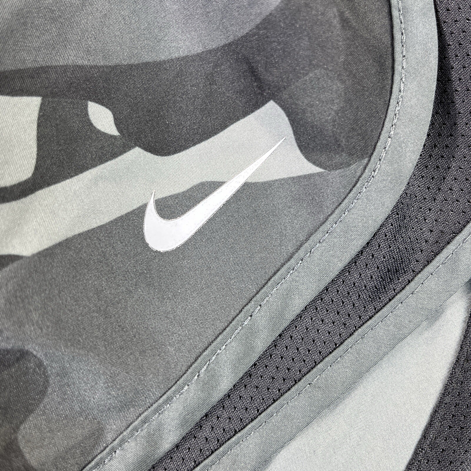 Nike cameo dri-fit Men/women (XL) shorts  Athletic Workout gym outdoor running