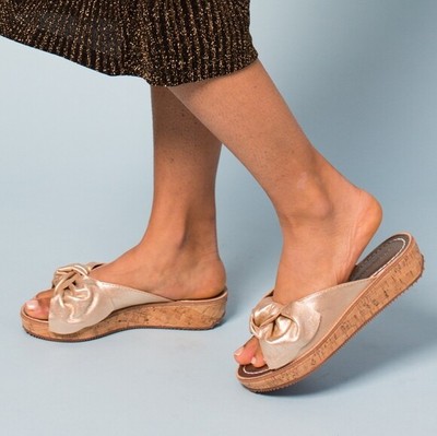 bernardo catherine ankle strap sandal