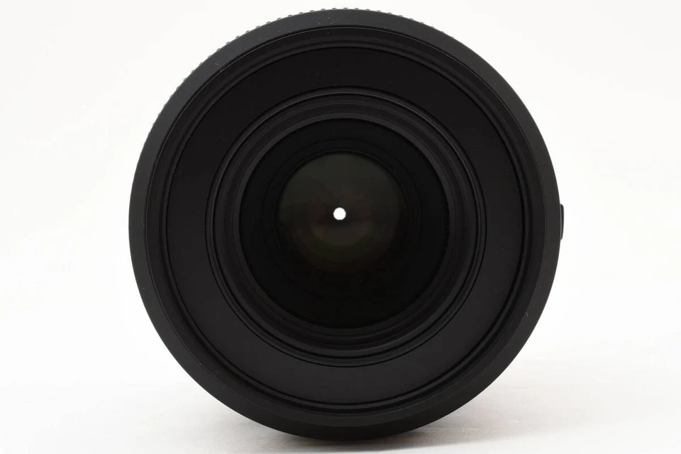 SIGMA 70mm F2.8 EX DG MACRO Sony/Minolta A mount Working - Image 2 of 4