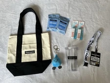 Neutrogena Lot NYC - Mini Tote Bag Cup Lip Oil Makeup Wipes Keychain