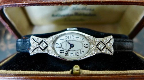 A BEAUTIFUL LADIES ROLEX ANTIQUE 1920s ART-DECO WATCH 18k GOLD & DIAMONDS
