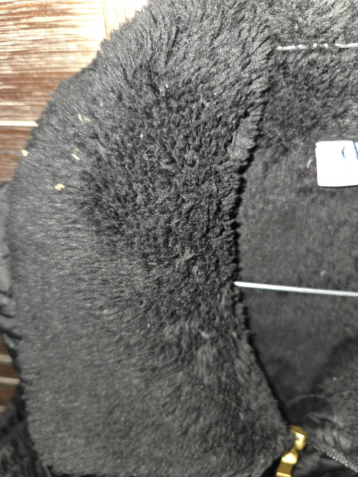 Chaleco acolchado negro con cremallera Style & Co para mujer cuello sintético talla grandes bolsillos Foto 3 de 4