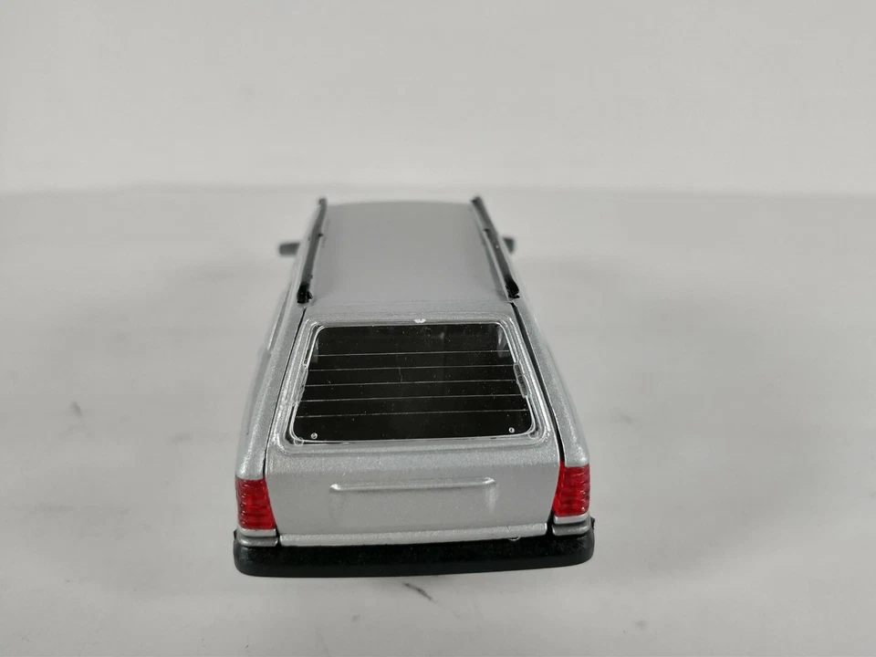 Mercedes-Benz 200TD 300TD Turbo 4Matic Conrad Modelo 1:35 Diecast Nº 1503 Foto 4 de 4