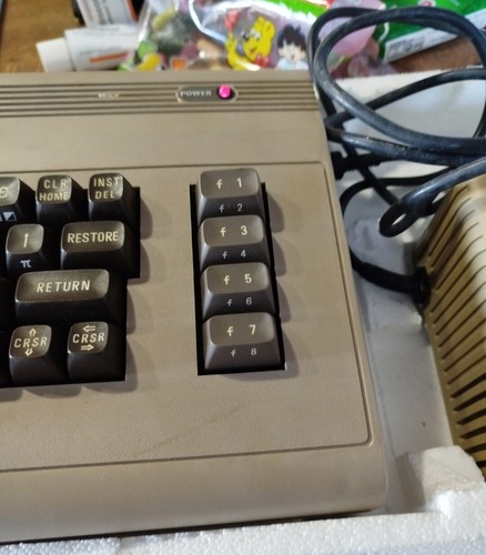 Commodore C64 mit Flopy und Disketten - Bild 2 von 8