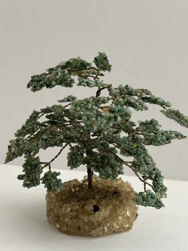 Vtg Jade Green Crushed Gemstone on Wire Tree Of Life Sculpture Quartz 5.5” - Bild 12 von 17