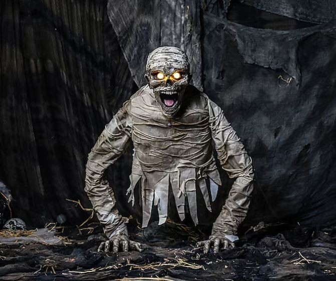 3 FT ANIMATED GROUNDBREAKER GROWLING MUMMY HALLOWEEN ANIMATRONIC YARD PROP