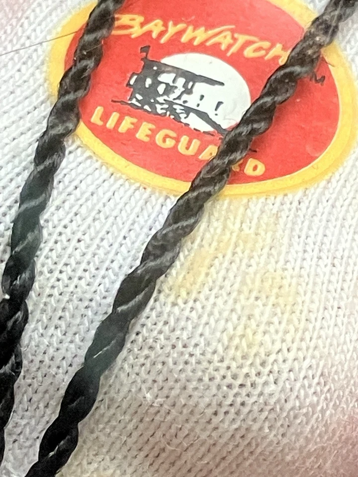 NUEVO EN CAJA Mattel De Colección Barbie Negra AA Baywatch Muñeca Salvavidas con accesorios. Foto 4 de 4