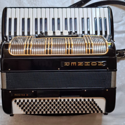 Very good Hohner Regina 120 bass accordion, akkordeon, acordeon with case