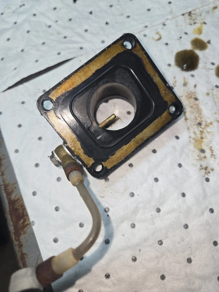 Colector de admisión Kawasaki 1980 ke175 usado Foto 2 de 3