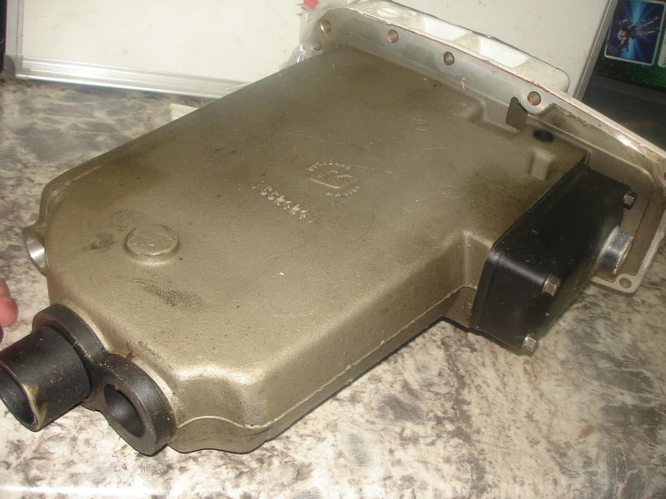 Johnson VRO 40hp 1990 exhaust tube j40teesr boat motor part used bin bma - Image 3 of 4