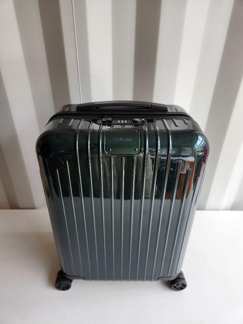Rimowa Essential Light Cabin 31L Color Gloss Green Suitcase H21.65 