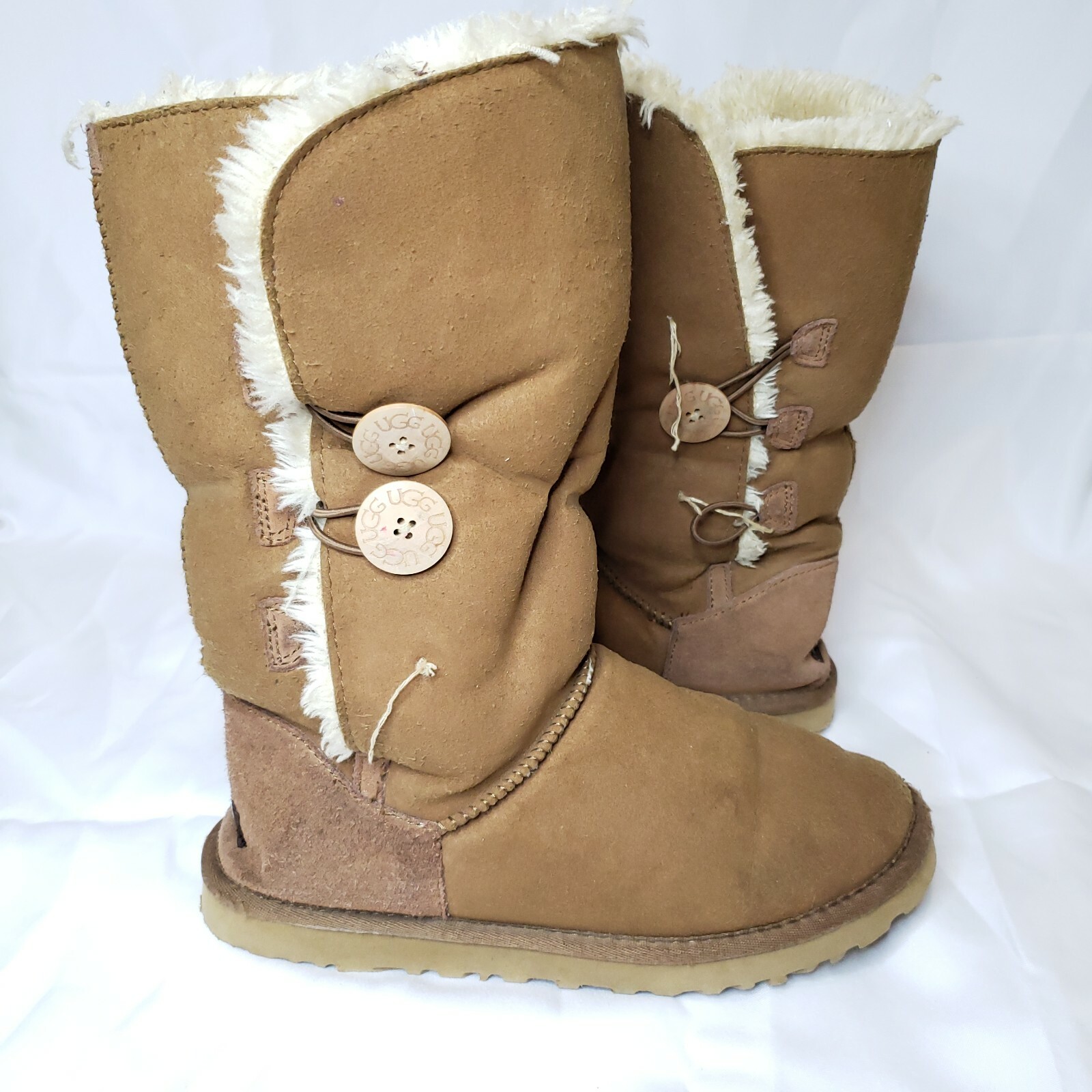 Ugg Bailey Triple Button Boots Size 9 - image 1