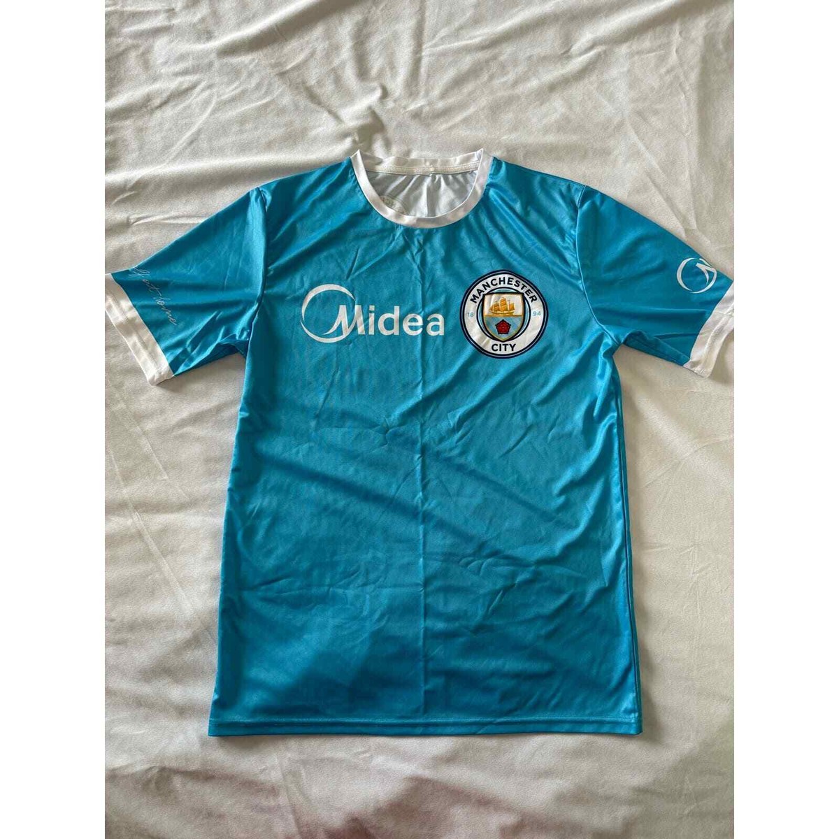 Midea Manchester United Men's Size Large Blue Soccer Jersey Short