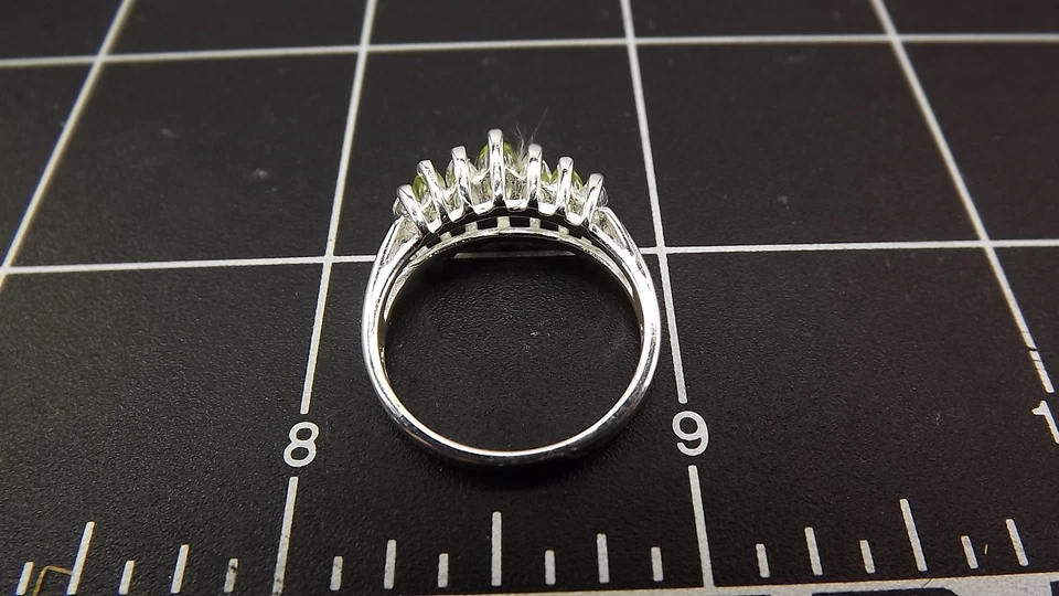 Sterling Silver 925 Peridot & Clear Stone Marquise Ring 3.2 Grams Size 6 3/4 - Image 3 of 3