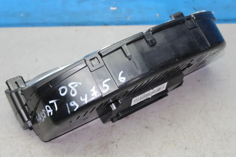 VW Passat Variant 3C5 Bj.08 Tacho Kombiinstrument 3C0920871 - Bild 3 von 4