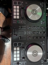 Native Instruments Traktor Kontrol S2 MK3 DJ Controller Black