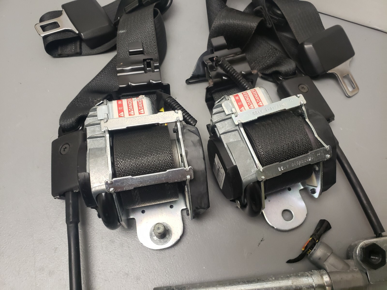 1017 EQUINOX TERRAIN DRIVER PASSENGER FRONT SEAT BELTS BLACK SEATBELT OEM eBay