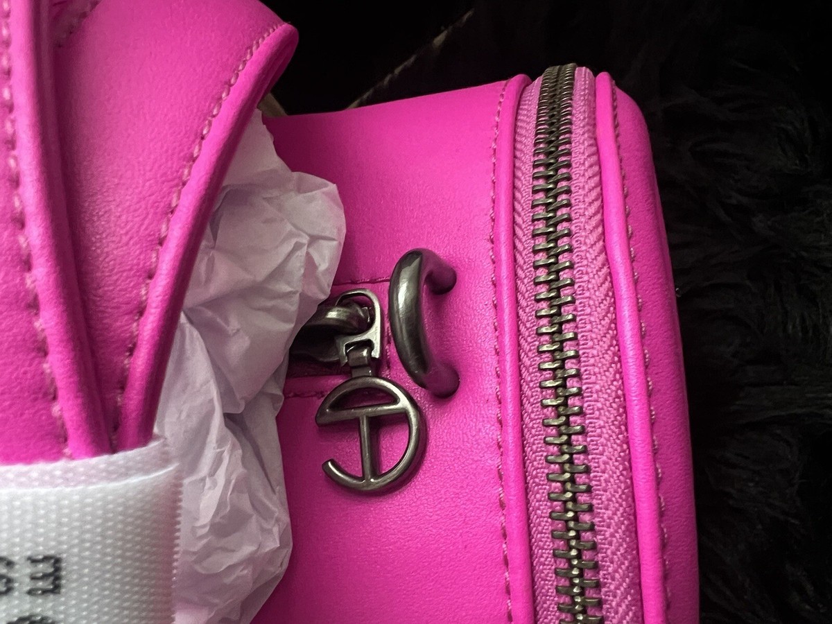 新作★送料/間税込 Telfar Duffle Medium Azalea Medium Telfar Duffle - Azalea