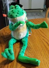 GUND FUN 2006 SINGING FROG GRADUATE SINGS "SHOUT" 24'' TALL