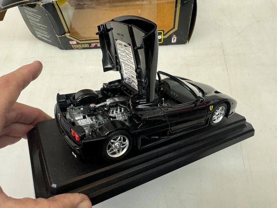 BURAGO 1995 FERRARI F50 1/24 SCALE MODEL CAR P/N 1572 - Image 3 of 4