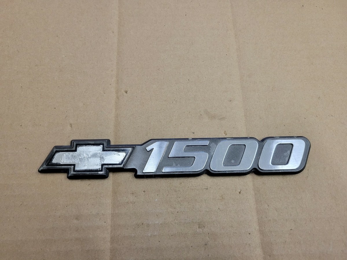 Chevy OEM 1999-2003 Silverado 1500 Front Door Side Emblem Badge