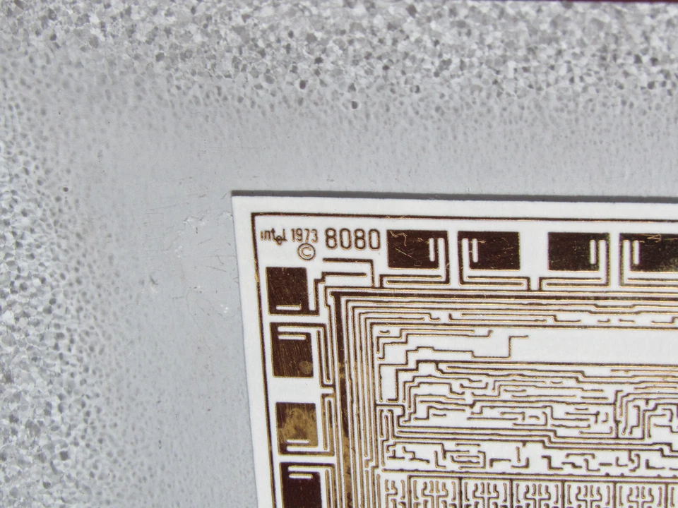 VINTAGE 1973 INTEL 8080 MICROPROCESSOR CHIP COMMEMORATIVE GOLD TRIM GLASS DISH! - Image 4 of 4