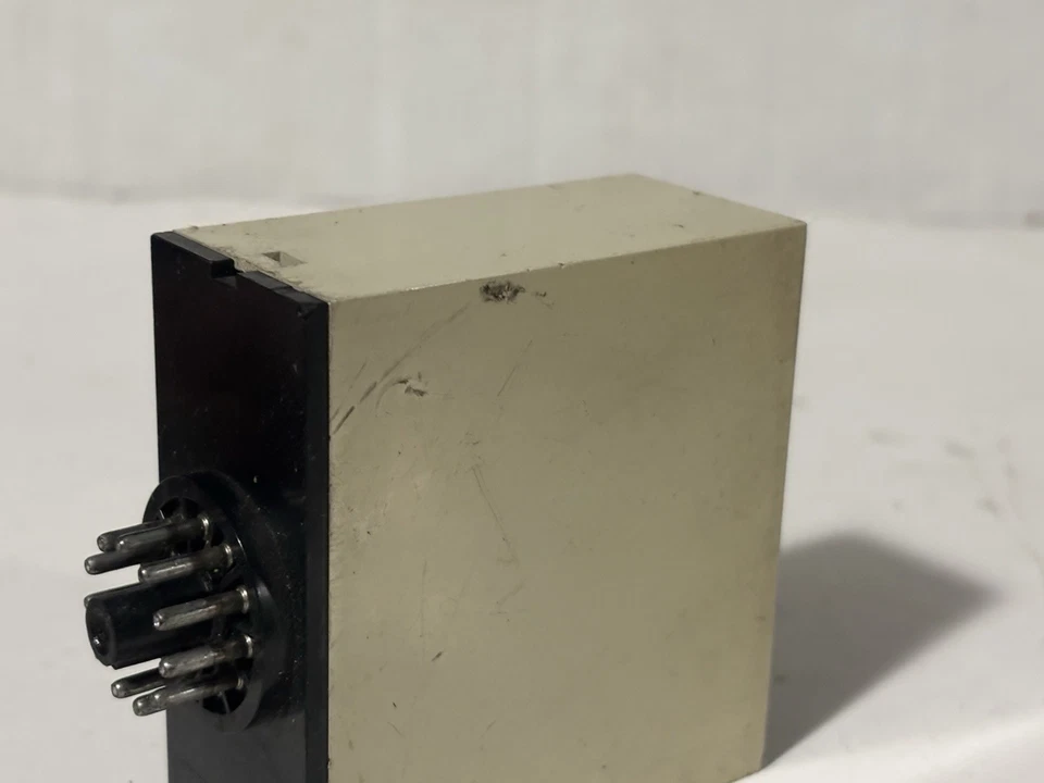 Electromatic S-system SJ 105 220 / Supply 220VAC / DC Current Level Relay Shunt - Image 4 of 4