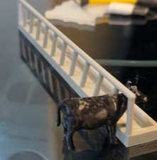 1:64 Fence line Bunk/head Lock Like Feeder